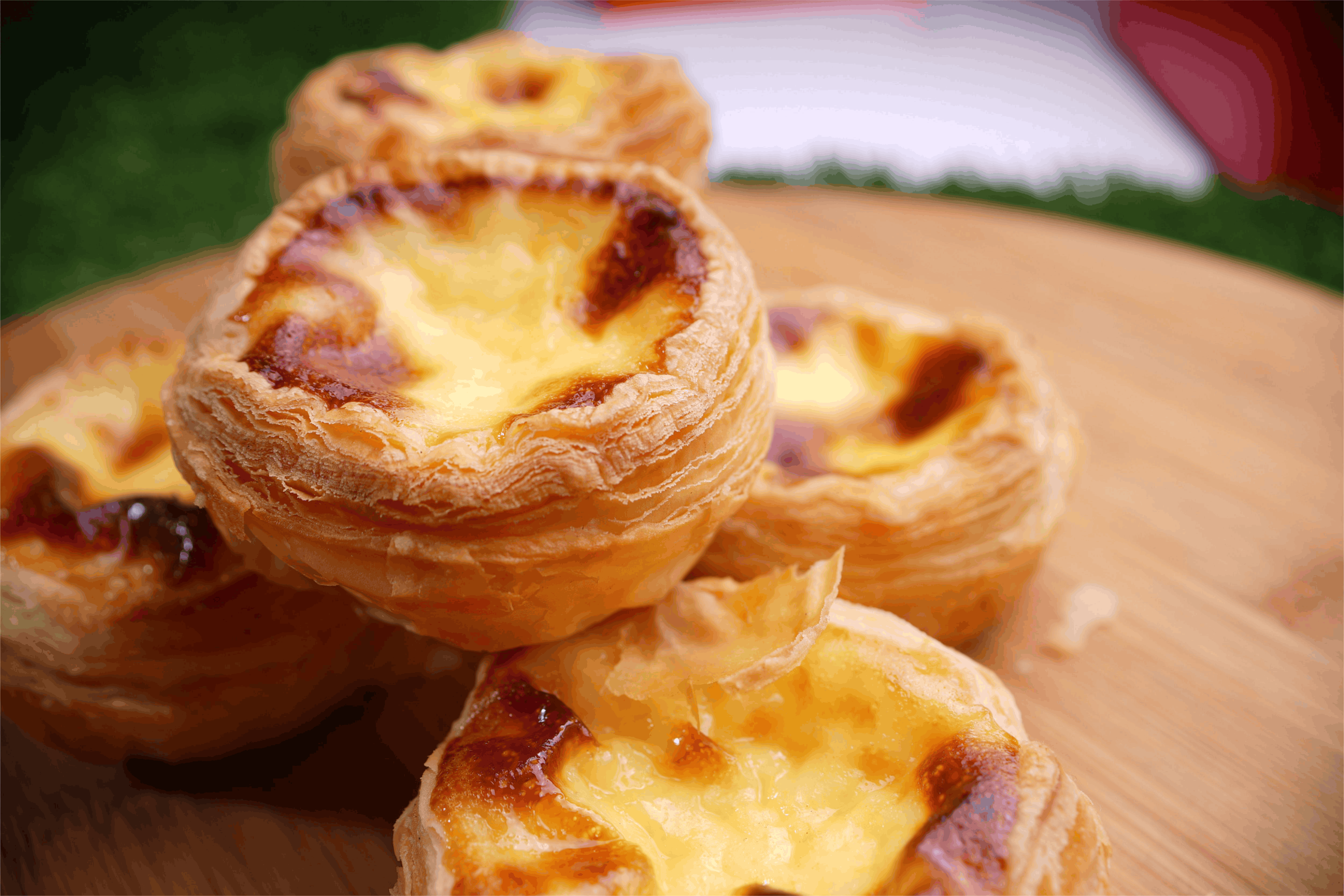 With the X&E air fryer, you can create delectable egg tarts in the comfort of your own home.