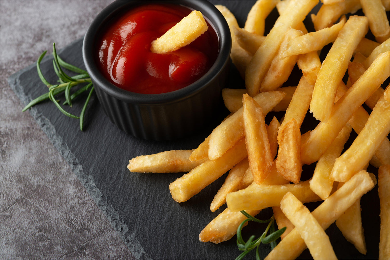 With the X&E air fryer, you can enjoy the crispy texture and amazing taste of French fries with a fraction of the calories.